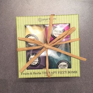 Therapy Fizzy Bath Bomb Gift Set